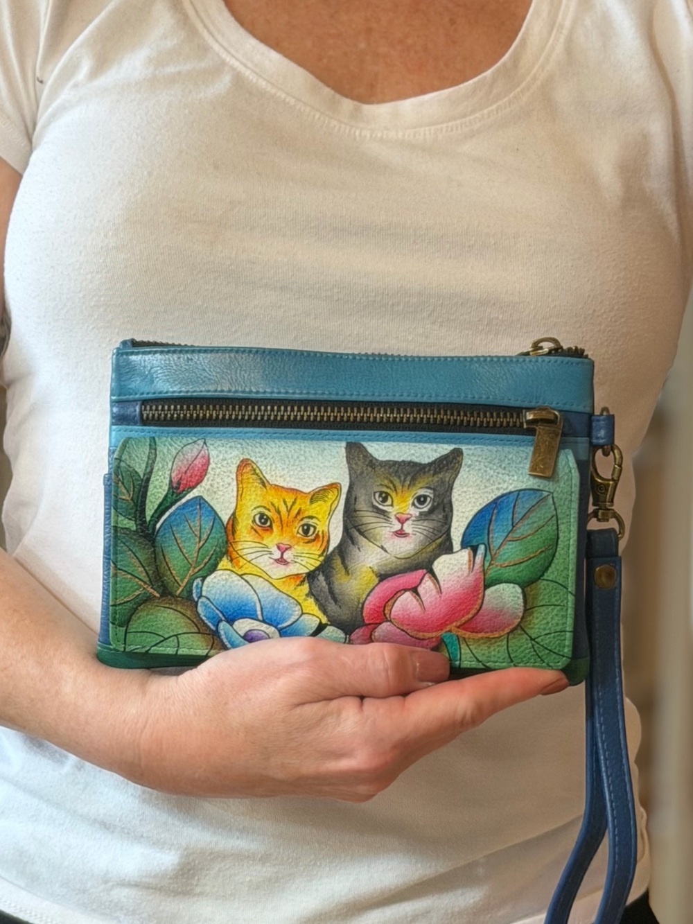 Anna by Anuschka Boho Hand Painted Two Cats Leather Wristlet Wallet - Picture 9 of 10